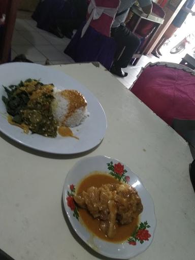 RUMAH MAKAN SALERO BASAMO