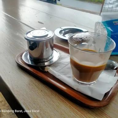 KEDAI KOPI GUNUNGHALU