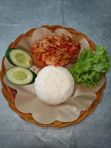 AYAM GORENG CHARUBAN