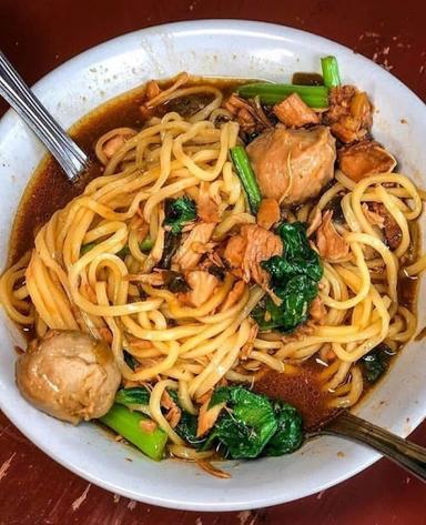 MIE AYAM IBU TAWIN