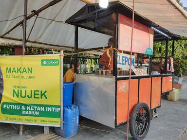 KUE PUTU KLEPON