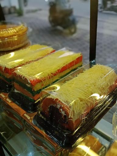 TOKO KUE HARUM SARI CAKE