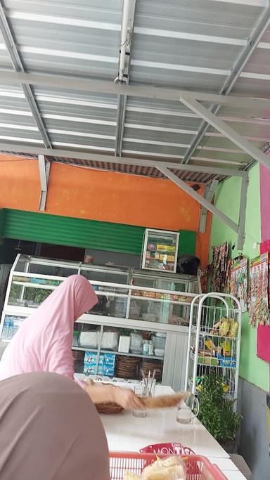 KEDAI MAMAH NADHIA