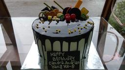 Photo's Bolu Dadakan Yulicious Cake