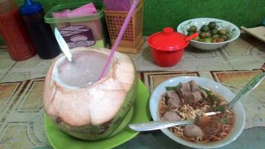 BAKSO PERJUANGAN PAK MIN