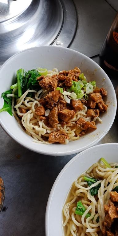 MIE AYAM BAKSO SOLO 99