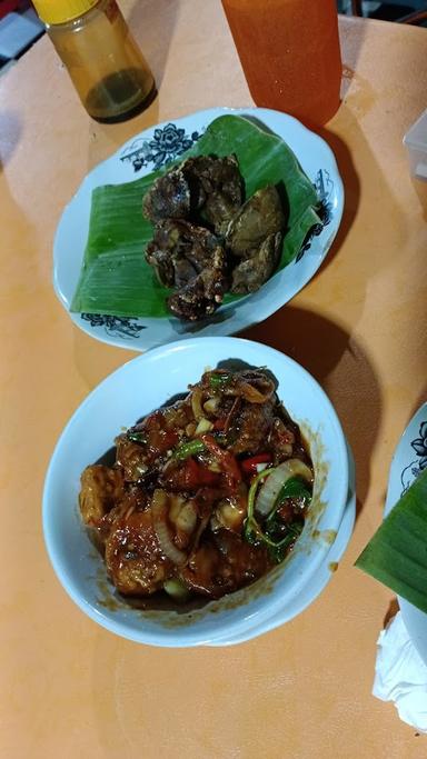 PECEL LELE DAN NASI GORENG MEKAR ASRI