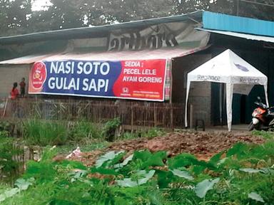 WARUNG UWAK GULAI SAPI DAN NASI SOTO