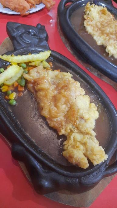 ROCKET CHICKEN MANSYUR PALEMBANG