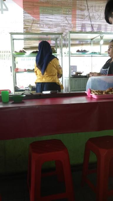 WARUNG MAKAN DINA