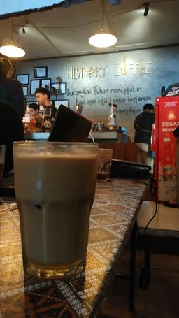 Photo's Agam Pisan Coffee Roasters