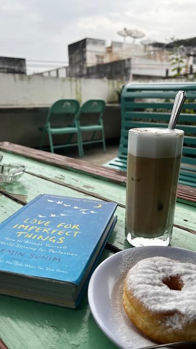 TJIPTA DJAJA KOPI DAN DONAT