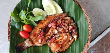 AYAM BAKAR LEGIAN