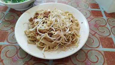 MIE AYAM AGUAN