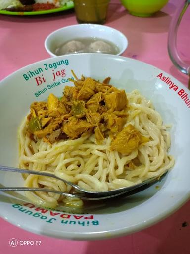 MIE AYAM BAKSO & AYAM BAKAR LUMAYAN