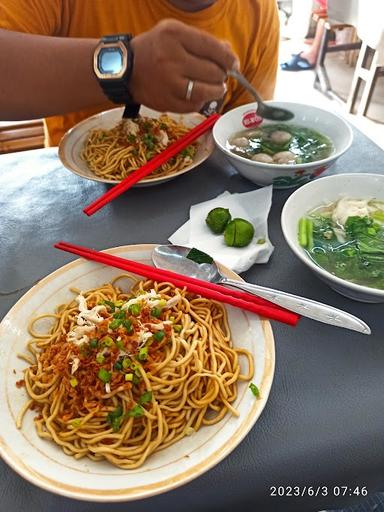 MIE AYAM SARI RASA AMEN