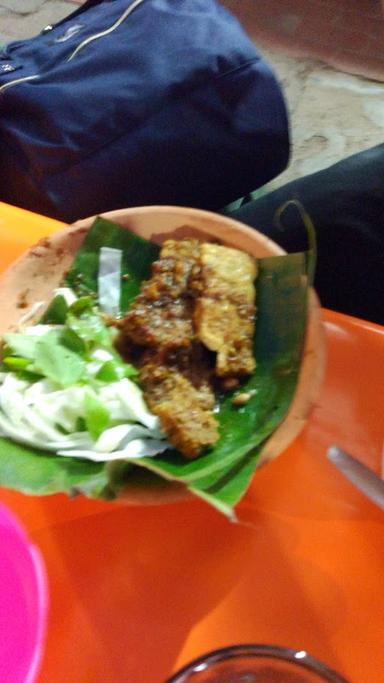 PECEL LELE ENAK