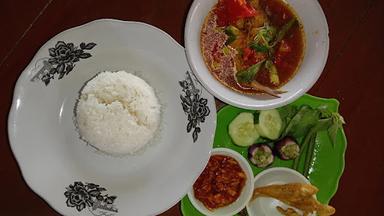 PINDANG PATIN & AYAM GORENG HJ. NAYAH