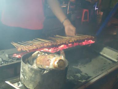 SATE AYAM MADURA AL MADIR