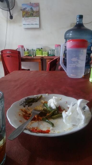 WARUNG NASI EKA