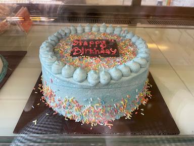 BREADTIME BAKERY - ROTI MANIS, ROTI TAWAR, CAKE, JAJANAN PASAR, SNACK BOX, BIRTHDAY PARTY