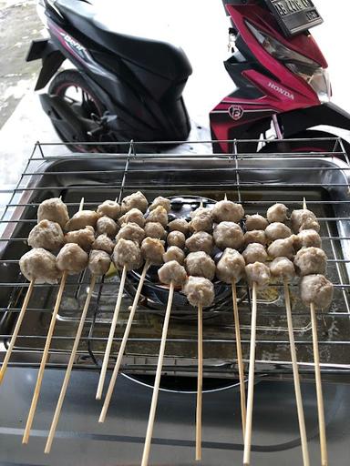 BAKSO BAKAR MAHKOTA, PANGSIT CHILI OIL & ES TEH JUMBO “LAMBE TONGGO”