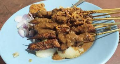 SATE AYAM MADURA CAK KHOTIB