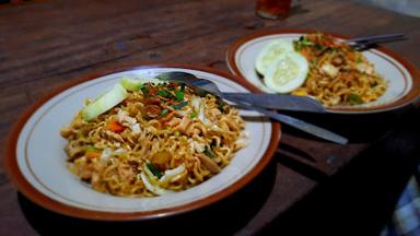 WARUNG NASI GORENG BARONGAN