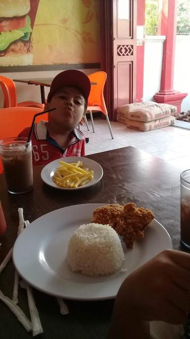 ROCKET CHICKEN PANJAITAN INDRAMAYU