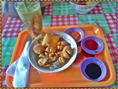 BAKSO CAK LEE