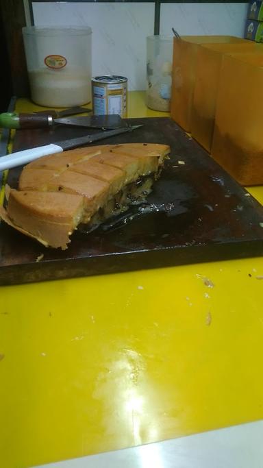 MARTABAK YAHOKI LAKA LAKA