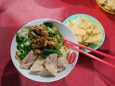 MIE AYAM BAKSO KEMBAR