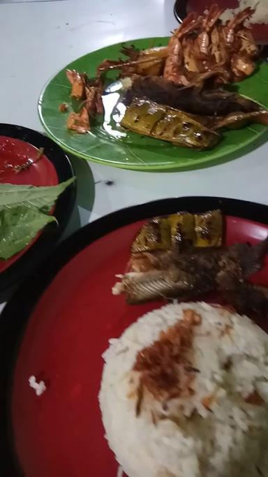 NASI UDUK SIMPANG TIGA TIMBUL