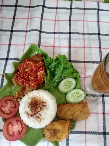 WARUNG NASI NENEK YANI