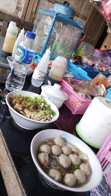 BAKSO & MIE AYAM B. RAMI