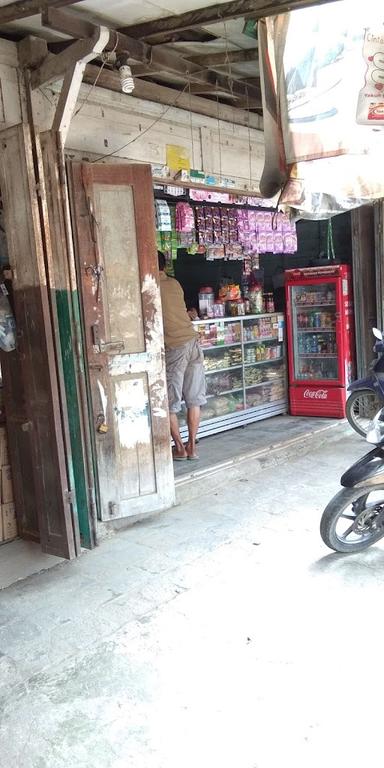 WARUNG MAKAN PUTRI CINTA