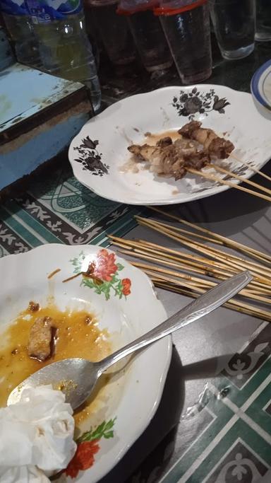 WARUNG SATE KAMBING KAK GENDUT