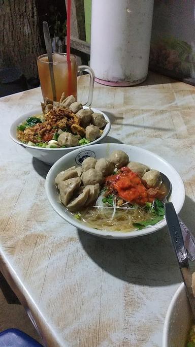 BAKSO DAN MIE AYAM PAK TRIS