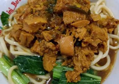 MIE AYAM DAN AYAM GEPREK AMAH GIGIE