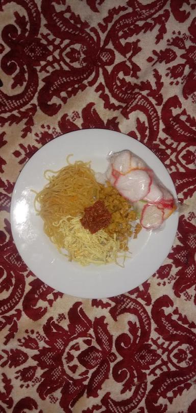 MIE AYAM DAN AYAM GEPREK AMAH GIGIE