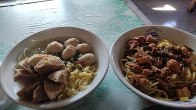 WARUNG BAKSO PAK WIDODO