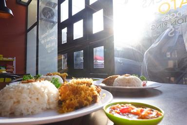 AYAM BAKAR ROJO KULINER ENAK SURABAYA MENERIMA PESANAN NASI KOTAK VIRAL