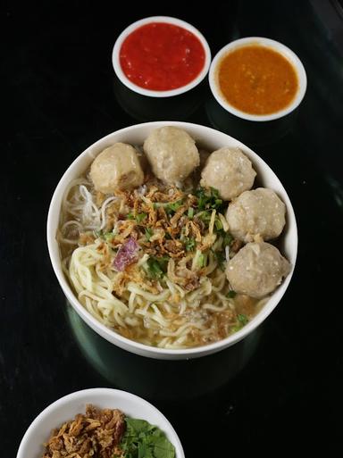 BAKSO MAMBAL - BAKSO SOLO & MIE PANGSIT MAS MIN & BANG RIZAL KETINTANG