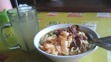 BAKSO SOLO GOYANG LIDAH