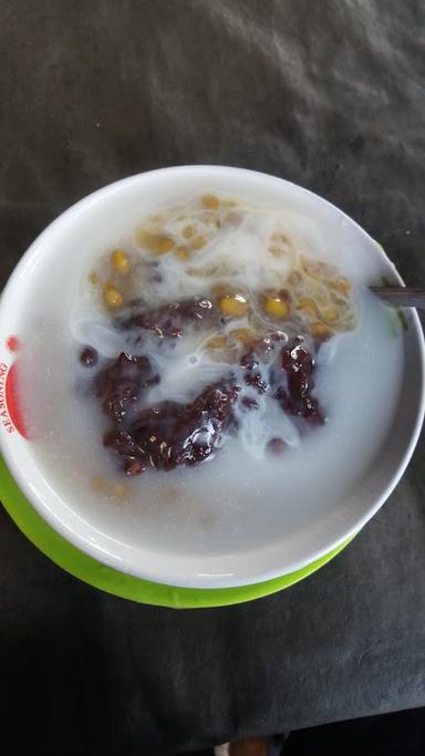 BUBUR KACANG IJO PASAR KARAH