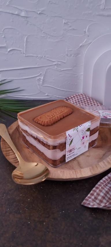 DESSERT BOX DAPURARTIS ,HOMESTORE SURABAYA