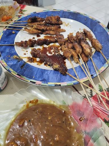 SATE AYAM PONOROGO NY. NAWANG