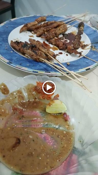 SATE AYAM PONOROGO NY. NAWANG