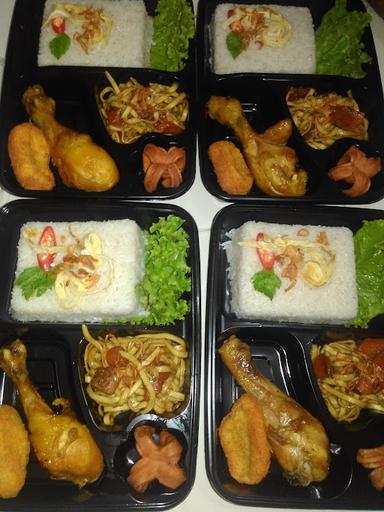 WAROENG SOERABAJA (RUJAK, NASI KUNING, DLL)