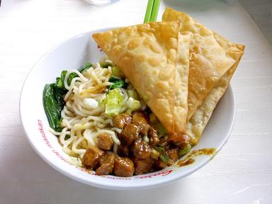 MIE AYAM ADAM